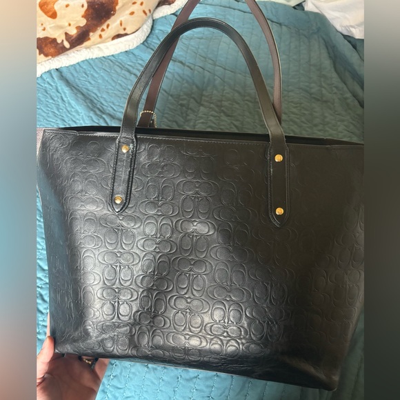 Coach Embossed Tote, like new - Picture 4 of 6